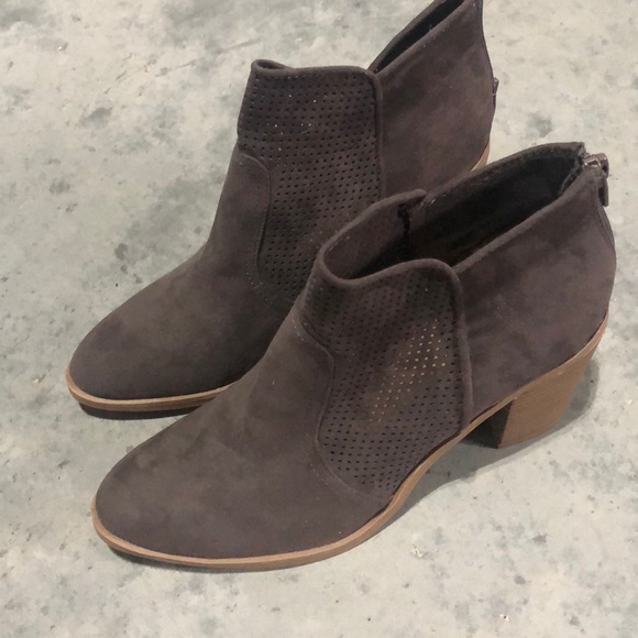 NWOT Jiffy Dolce Vita ankle boot - Picture 2 of 5